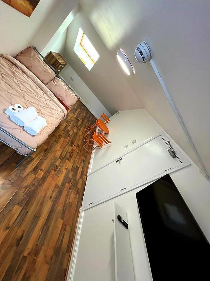 فندق Woodgreen House لندن المظهر الخارجي الصورة