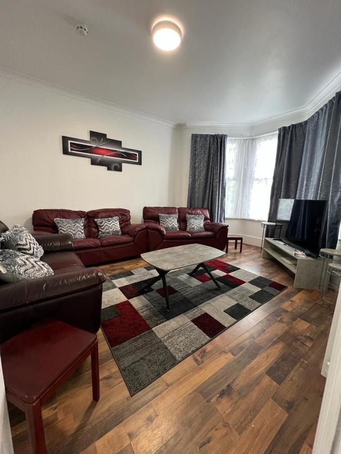 فندق Woodgreen House لندن المظهر الخارجي الصورة
