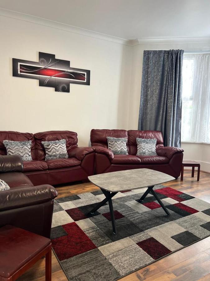 فندق Woodgreen House لندن المظهر الخارجي الصورة