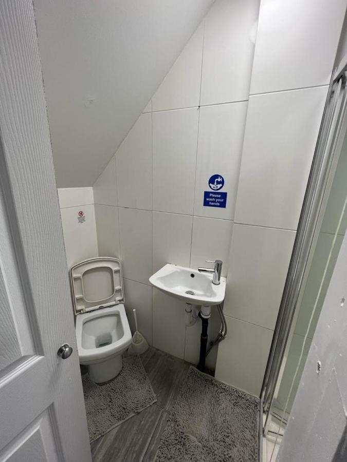 فندق Woodgreen House لندن المظهر الخارجي الصورة