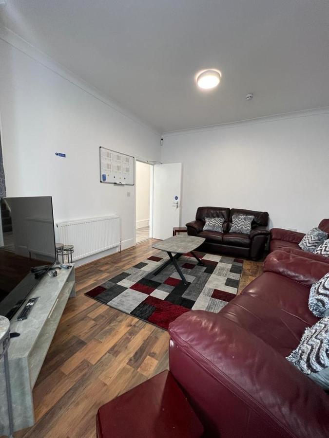 فندق Woodgreen House لندن المظهر الخارجي الصورة